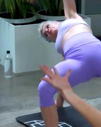 Katy Perry – Live Stream Workout GIF
