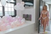 Jessa Rhodes – Burst On My Balloons