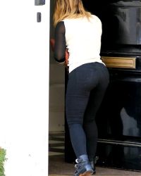Hilary Duff In Tight Jeans