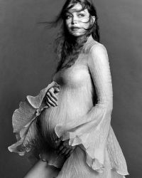 Pregnant Gigi Hadid