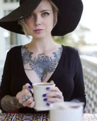 Stunning Chicks With Tattoos (24 Pictures)